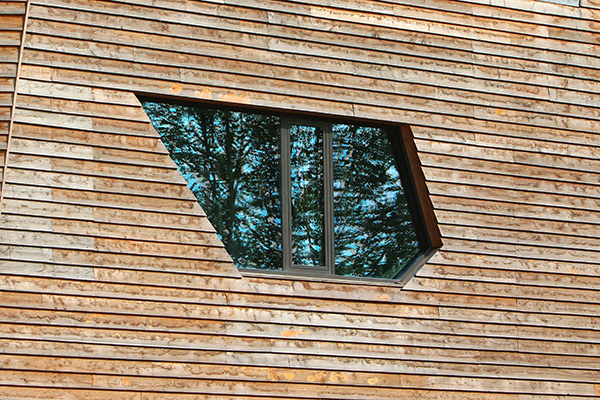 ventana con forma original geométrica